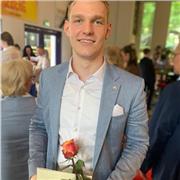 Abiturient als Online Mathe-Nachhilfelehrer für die Klassenstufen 1-6.
Grundlagenvermittlung und verständliche Erklärung.